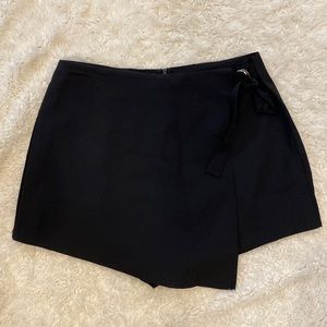 Shein Black Skort - Sz. M